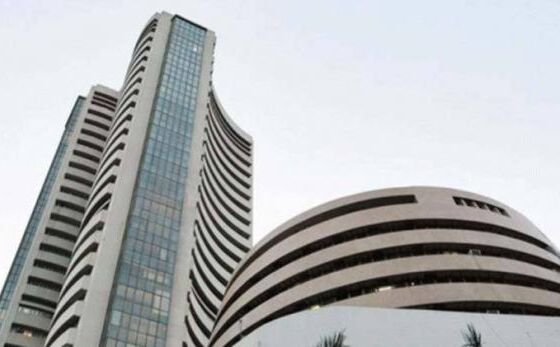 सेंसेक्स 95 अंक गिरकर 35227 के स्तर पर, निफ्टी 10700 से नीचे बंद