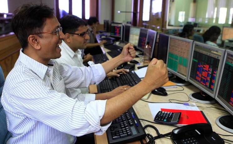 एग्जिट पोल के नतीजों से चहका शेयर बाजार, 303 अंक उछलकर 33,550 पर पहुंचा सेंसेक्स