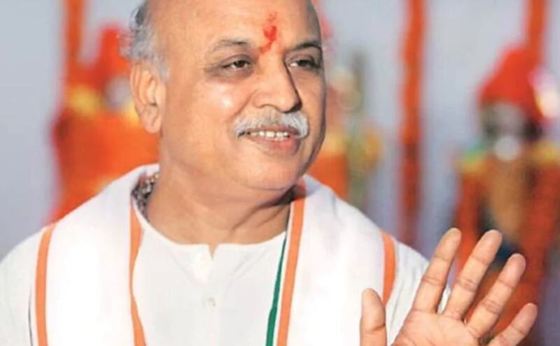 तोगड़िया के खिलाफ 20 साल पुराना केस खत्म, PM मोदी पर कसा तंज