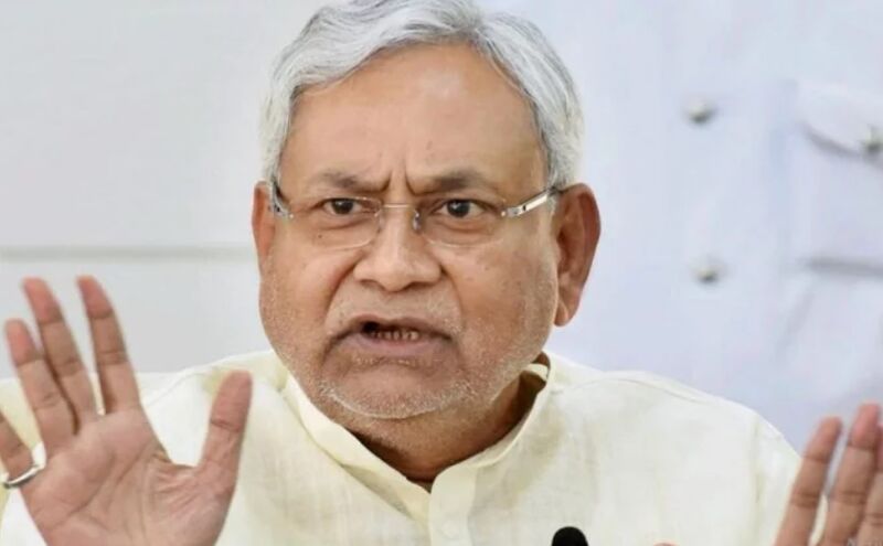 नीतीश कुमार के काफिले पर पथराव करने वाले 28 लोग गिरफ्तार, जल्द होंगी और गिरफ्तारी