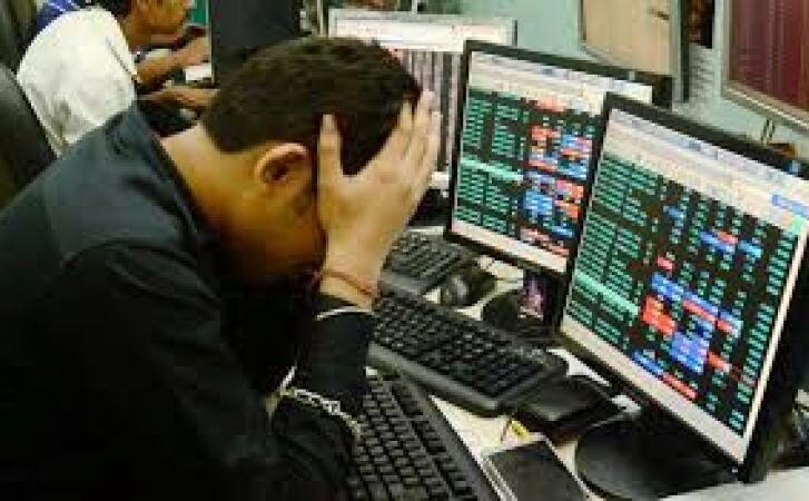 तेज़ी के बाद नीचे गिरा बाज़ार