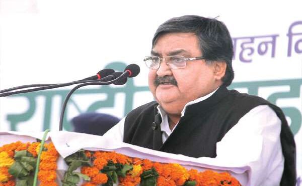 बीजेपी सांसद का सपना चौधरी पर विवादित बयान, कहा ठुमके लगाने....