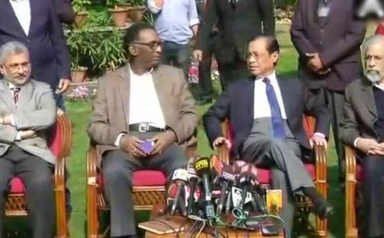 देश के इतिहास में पहली बार मीडिया के सामने आए 4 जज, कहा- SC में सबकुछ ठीक नहीं