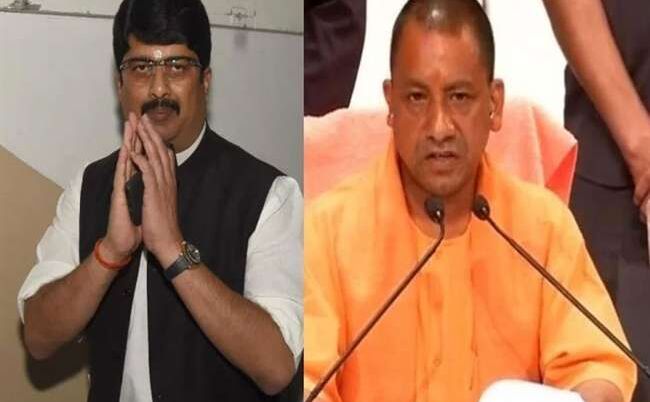 सीएम योगी आदित्यनाथ से मिले विधायक राजा भैया, दिया निमंत्रण सीएम योगी आदित्यनाथ से मिले विधायक राजा भैया, दिया निमंत्रण