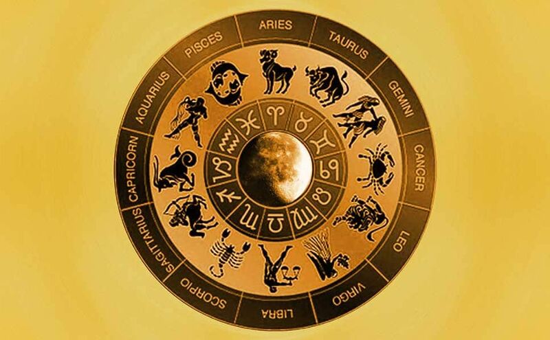 इस साल आपकी नौकरी बदलने की कितनी है संभावना, जानें अपनी राशि से