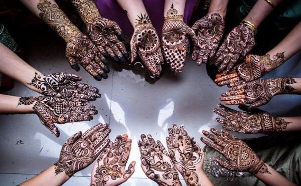 क्यों लगाती हैं महिलाएं सावन में मेहँदी