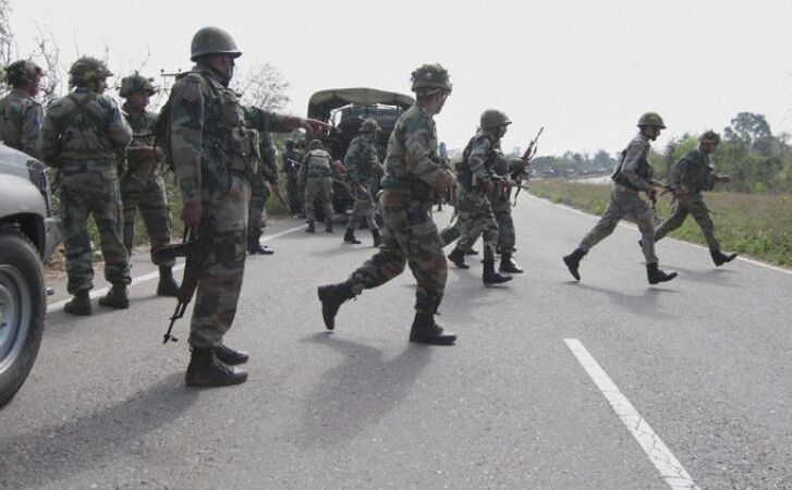 जम्मू-कश्मीर: आतंकियों ने सीआरपीएफ के दस्ते पर किया हमला, एक जवान हुआ शहीद