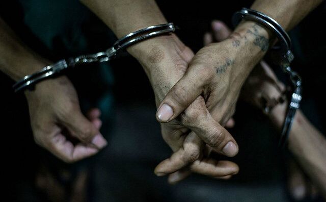 युवक को मंहगा पड़ गया व्हाइट हाउस के पास कार रोकना, पुलिस ने किया गिरफ्तार युवक को मंहगा पड़ गया व्हाइट हाउस के पास कार रोकना, पुलिस ने किया गिरफ्तार