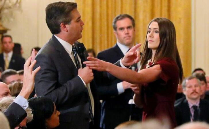 रिपोर्टर के बचाव में अब फॉक्स न्यूज भी आया CNN के साथ, व्हाइट हाउस भी हुआ सख्त