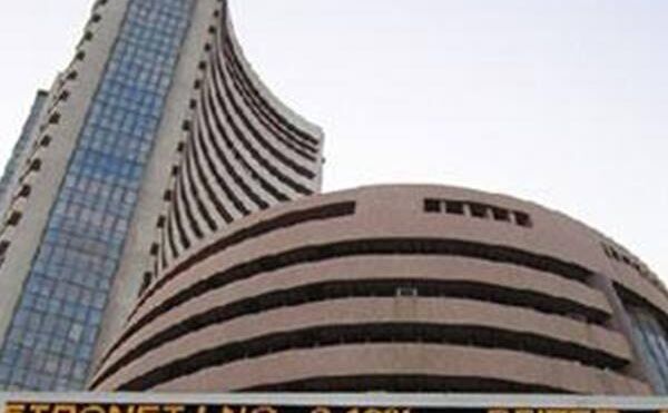 सेंसेक्स ने बनाया नया रिकॉर्ड, 222 अंक चढ़कर 36718 पर हुआ बंद