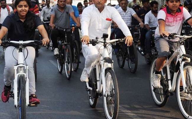 खजांची अखिलेश की 50 किमी साइकिल यात्रा को दिखाएगा हरी झंडी खजांची अखिलेश की 50 किमी साइकिल यात्रा को दिखाएगा हरी झंडी