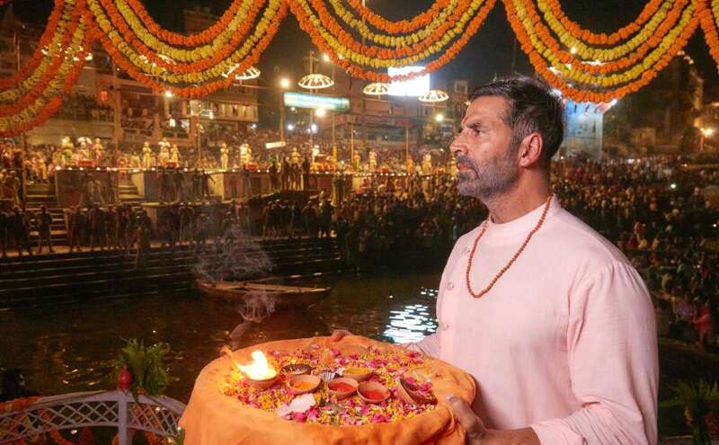 अक्षय कुमार ने सम्राट पृथ्वीराज की सफलता के लिए काशी में किया गंगा-पूजन