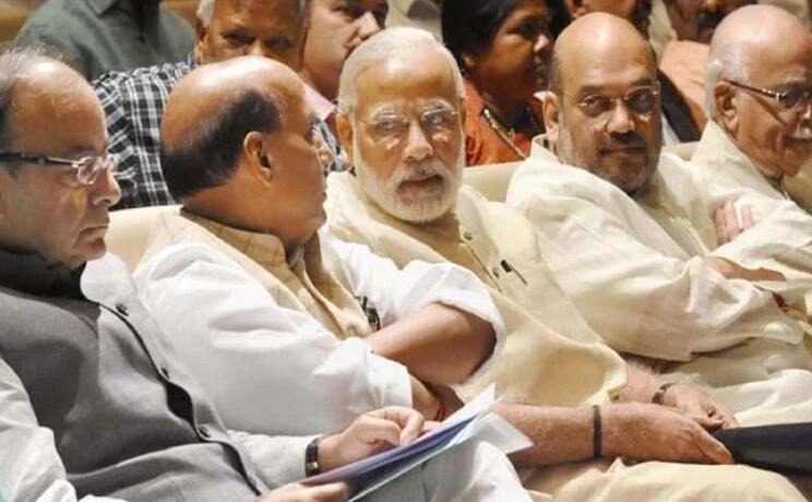 नीति और कूटनीति के मोर्चे: मोदी सरकार की ताकत ही बनती जा रही है उसकी कमजोरी