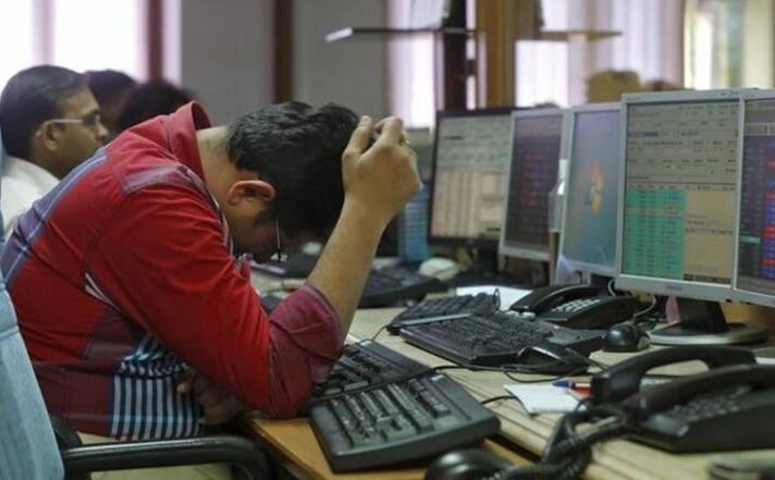 शेयर बाजार में आया भूचाल, सेंसेक्स 1000 अंक गिरा