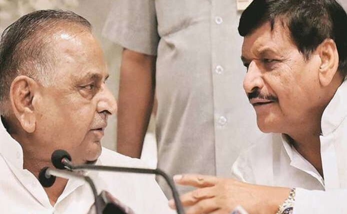 शिवपाल ने किया मुलायम को राष्ट्रीय अध्यक्ष बनाने का एलान, चुप्पी साधे रहे नेताजी शिवपाल ने किया मुलायम को राष्ट्रीय अध्यक्ष बनाने का एलान, चुप्पी साधे रहे नेताजी