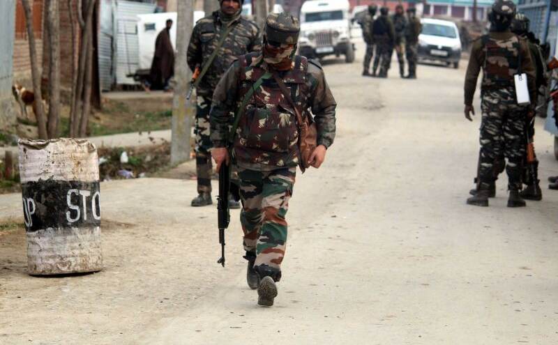 शोपियां में पुलिस पर फिर बड़ा ग्रेनेड हमला