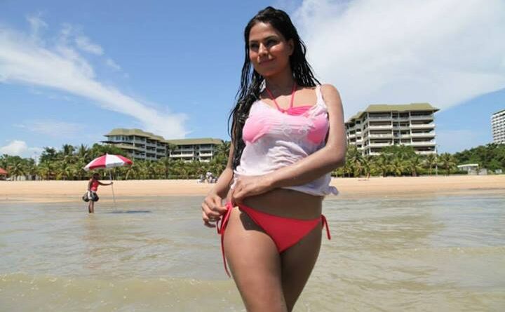 बौखलाई ये पाकिस्तानी हॉट एक्ट्रेस, उगला जहर PM मोदी के खिलाफ