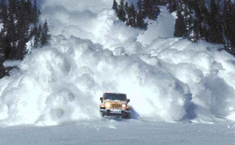 जम्मू कश्मीर: हिमस्खलन का तांडव, बीआरओ समेत 7 लोग लापता, NDRF रेस्क्यू में जुटा