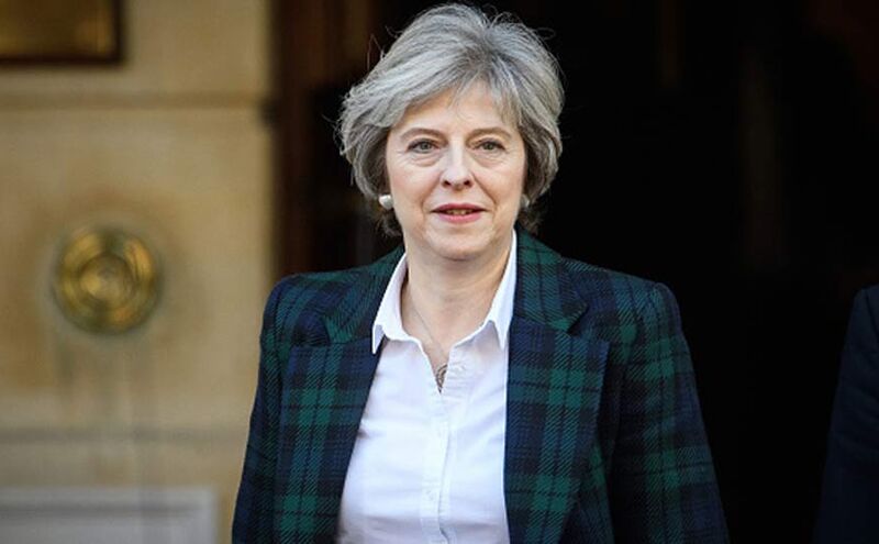 प्रधानमंत्री टेरेसा मे ने ब्रिटेन मे हिंदुओं के योगदान की तारीफ की