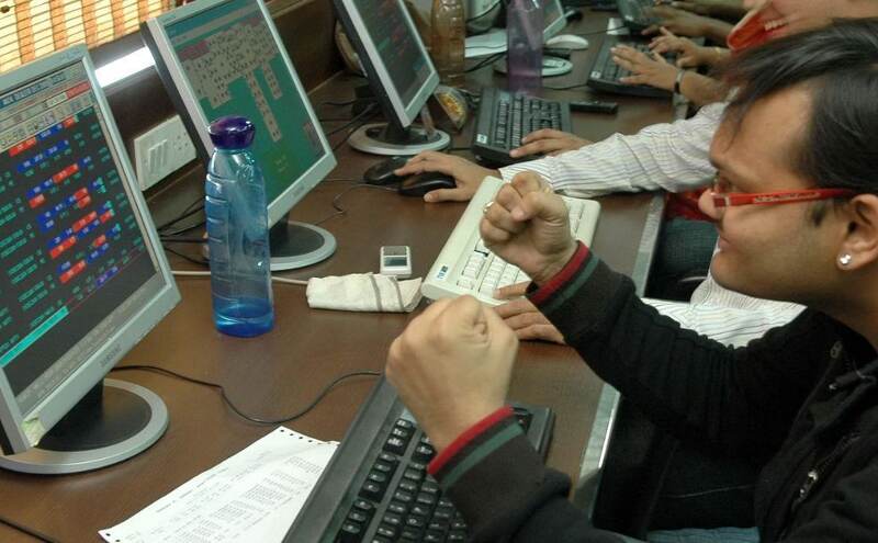 रिकॉर्ड स्तर पर बाजार, निफ्टी पहली बार 11 हजार के पार, सेंसेक्स ने छुआ 36 हजार का स्तर