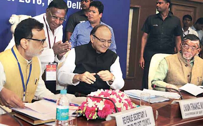 देश भर में जल्द सस्ती होगी शराब, GST काउंसिल की बैठक में होगा फैसला