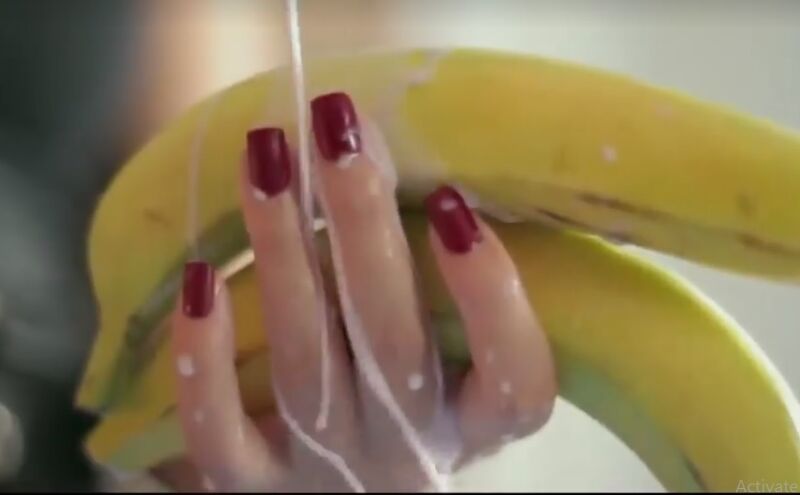 VIDEO:ऐसे खाया केला कि हुई गिरफ्तार, अब होगा ये इस पॉप स्टार के साथ