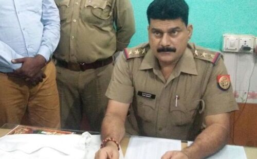 पीडीडीयू नगर में दुरंतो एक्सप्रेस से छह किलो सोना बरामद, एक तस्कर गिरफ्तार पीडीडीयू नगर में दुरंतो एक्सप्रेस से छह किलो सोना बरामद, एक तस्कर गिरफ्तार