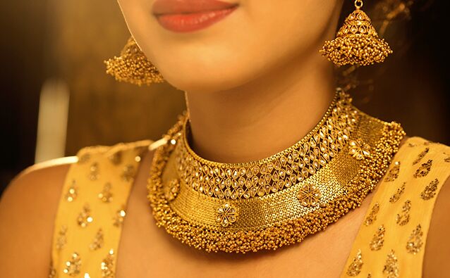 अगर आप सोने के प्यार में करते हैं इसका ऐसा इस्तेमाल, तो हो जाइए सावधान...वरना दूर चली जाएंगी मां लक्ष्मी